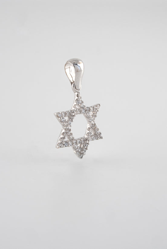 Dije Estrella David Circones Blancos Oro Blanco 18k / NA102 / M: 2 cms x 1,3 cms / P: 1,1 gr