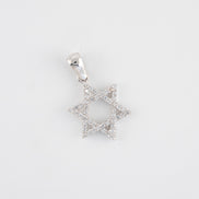 Dije Estrella David Circones Blancos Oro Blanco 18k / NA102 / M: 2 cms x 1,3 cms / P: 1,1 gr