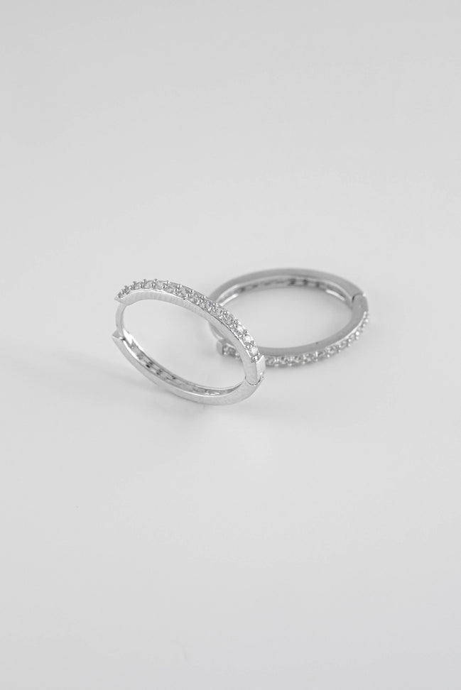 Candongas Ovalada Circones Oro Blanco 18k / NA08 / M: 1.3 cms / P: 1.8 gr