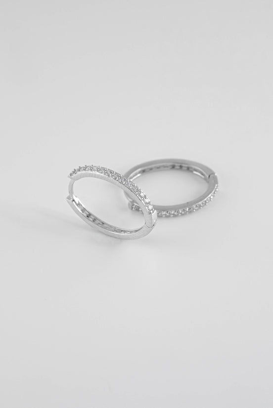 Candongas Ovalada Circones Oro Blanco 18k / NA08 / M: 1.3 cms / P: 1.8 gr