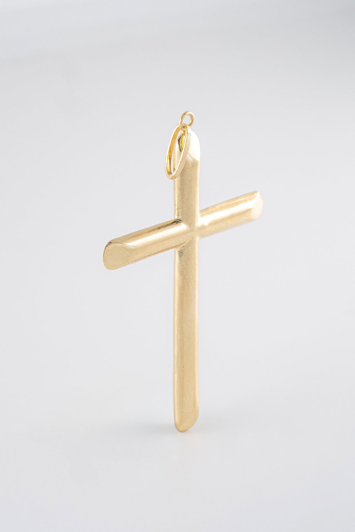Dije Cruz Lisa Oro Amarillo 18k - NA102 - M: 5 cms x 3 cms - P: 2,2 gr