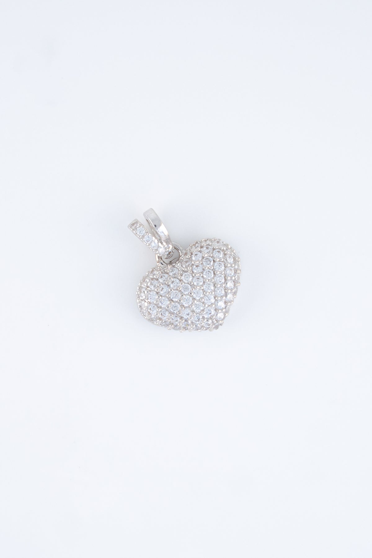 Dije Corazon Circones Oro Blanco 18k /NA102 / M: 1,6 cms x 1,4 cms / P: 2gr