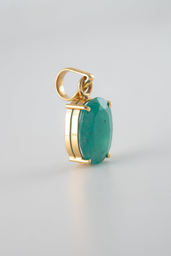 Dije Esmeralda Oro Amarillo 18k / DE47 / E:3.47 quilates / M: 2,3 cms x 9 mm