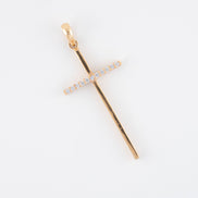 Dije Cruz Circones Blancos Oro Rosado 18k / NA102 / M: 4cms x 1.5 cms / P: 1,5 gr