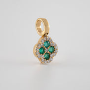 Dije Trebol Esmeradas y Diamantes Oro Amarillo 18k / DED49 / M: 1,5 cms x 1,8 cms