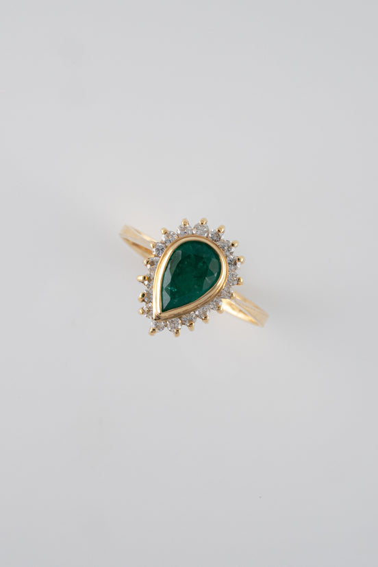 Anillo Viana Esmeraldas y Diamantes 18 k oro amarillo / Talla 7 E: 1,06 QTS - D: 0,30 QTS Nacional