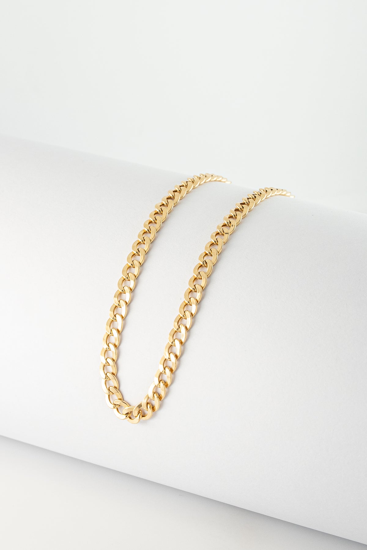Tobillera Cubana Oro Amarillo 18k / ITA04 / M: 26.5 cms x 6 mm / P: 6,6 gr