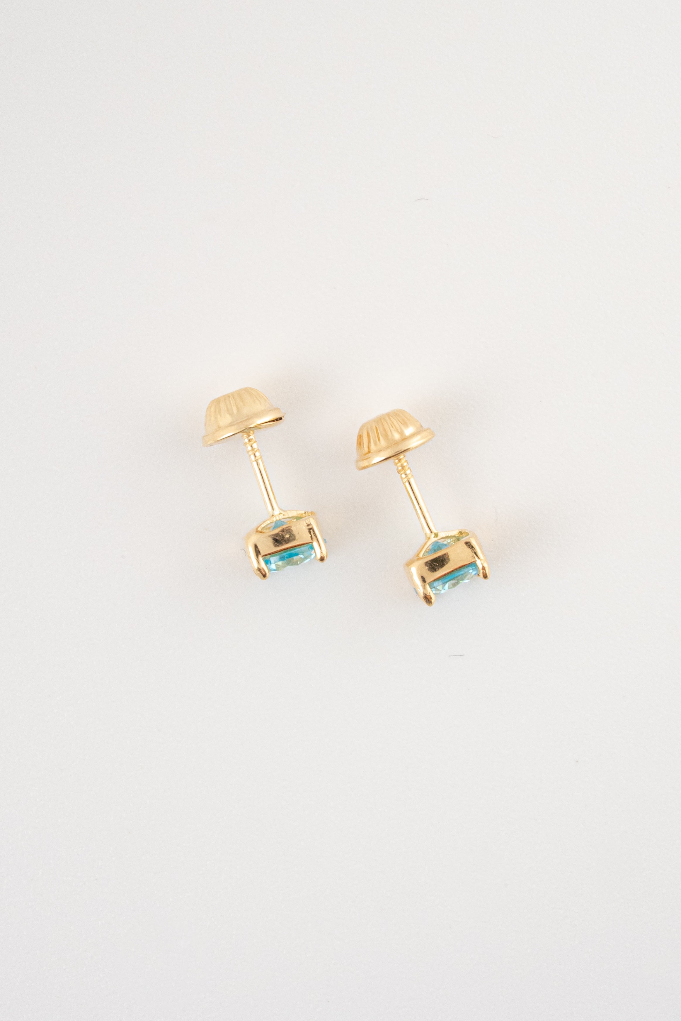 Topos Circon Azul Claro Oro Amarillo 18k / NA16 / M: 5 mm x 5 mm / P: 1,1 gr