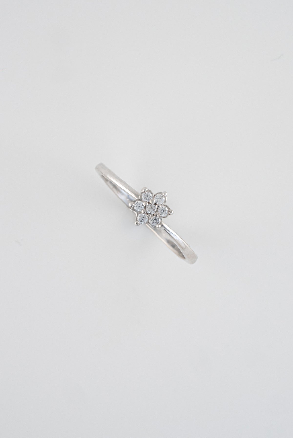 Anillo Compromiso Oro Blanco 18k Circones / NA66 / T:7 / P: 2 gr