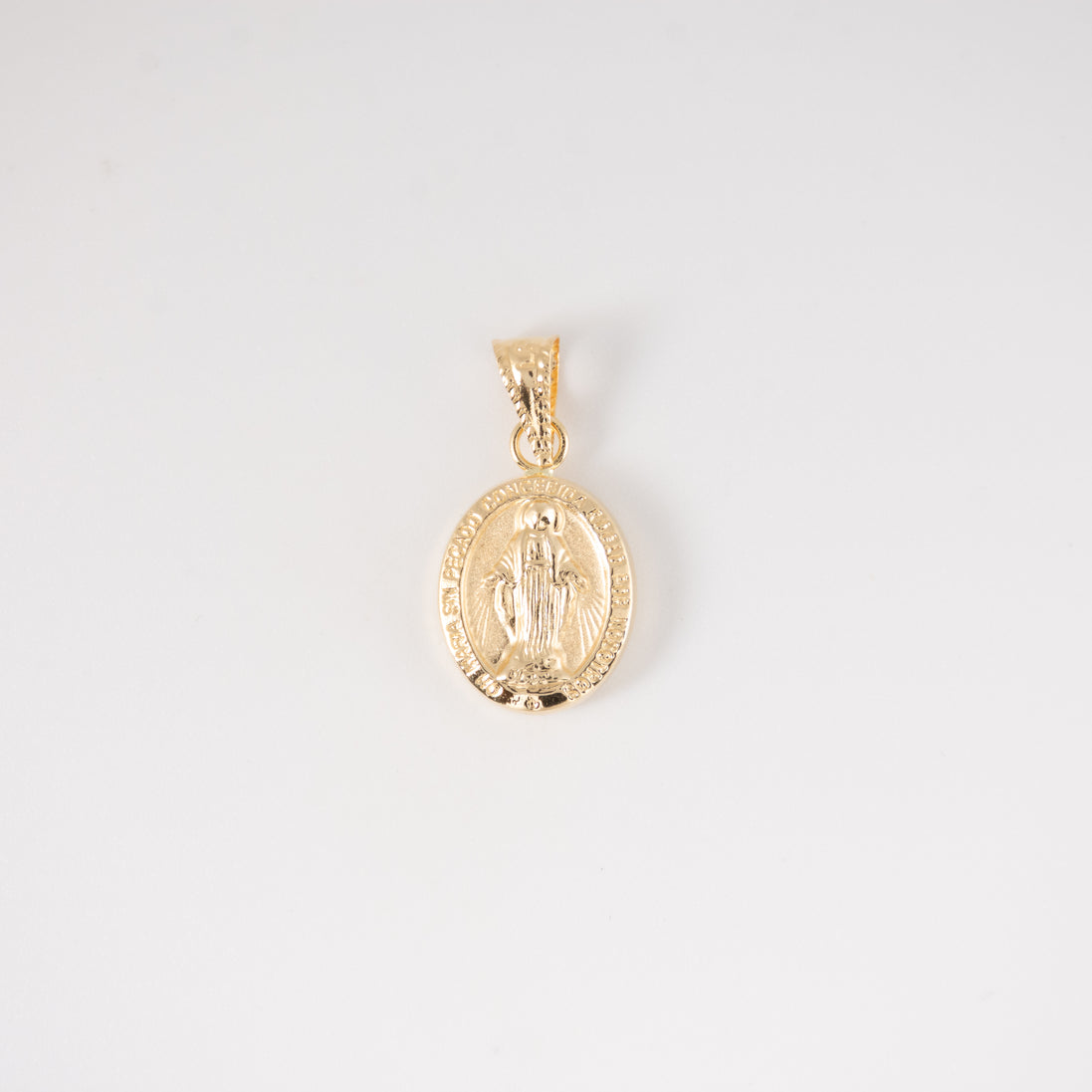 Dije Virgen Milagrosa Oro Amarillo 18k / NA102 / M: 2.2 cms x 1.5 cms / P: 1 gr