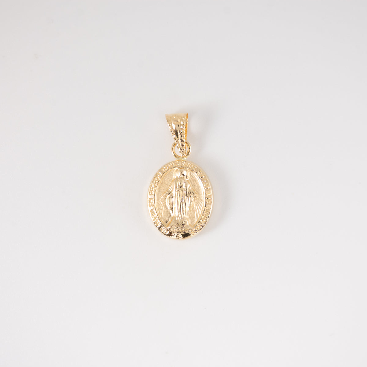 Dije Virgen Milagrosa Oro Amarillo 18k / NA102 / M: 2.2 cms x 1.5 cms / P: 1 gr
