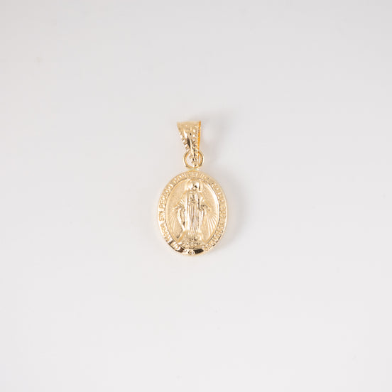 Dije Virgen Milagrosa Oro Amarillo 18k / NA102 / M: 2.2 cms x 1.5 cms / P: 1 gr