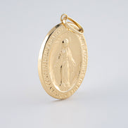 Dije Virgen Milagorsa Lisa Oro Amarilla 18 k /NA102 / M: 3.3 cms x 1,8 cms / P: 2,1 gr