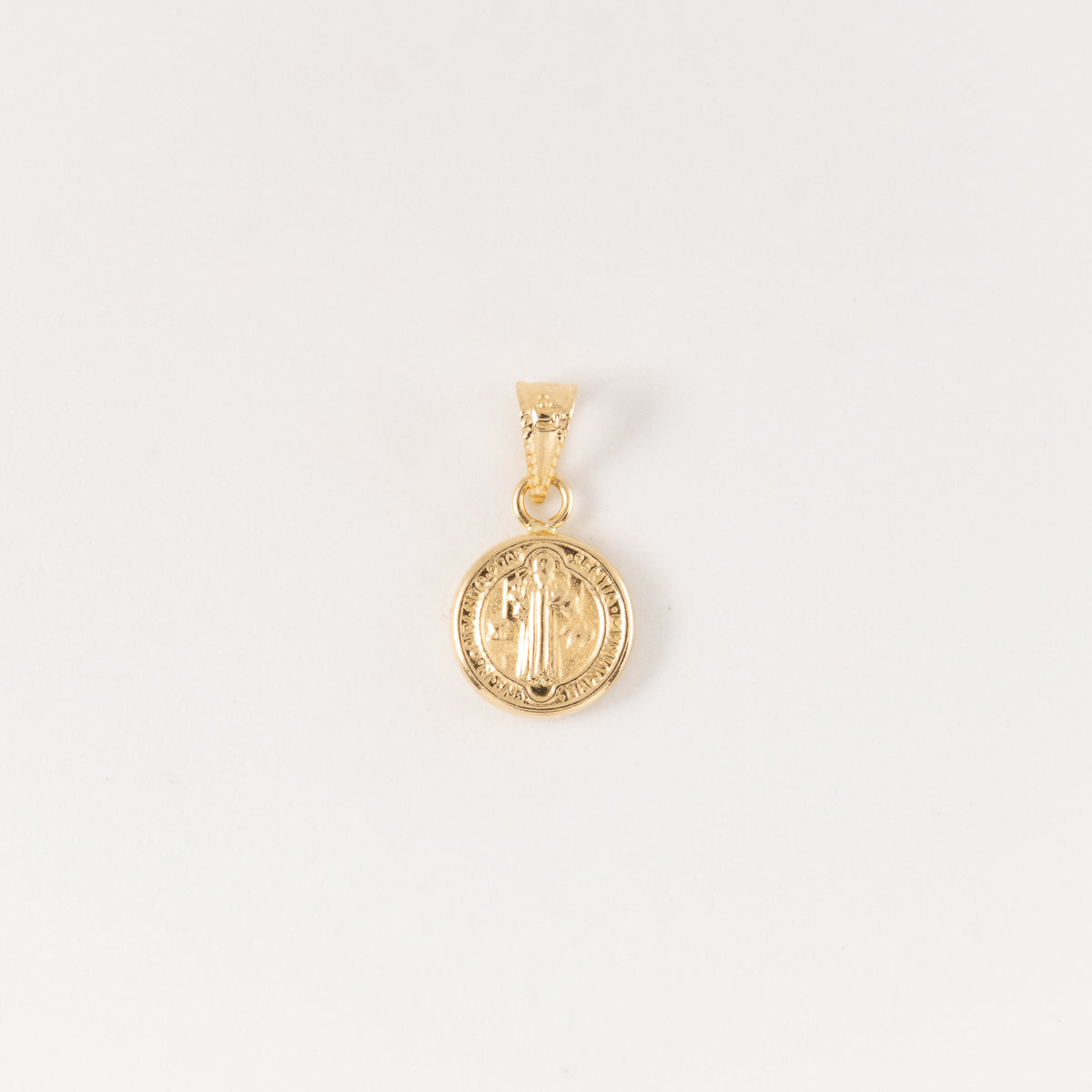 Dije San Benito Oro Amarillo 18k / NA102 / M: 1.5 cms x 0.8 mm / P: 0.4 gr