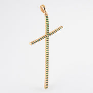 Dije Cruz Circones Verdes Oro Rosado 18k / NA102/ M: 6cms x 2.6 cms / P: 2,5 gr
