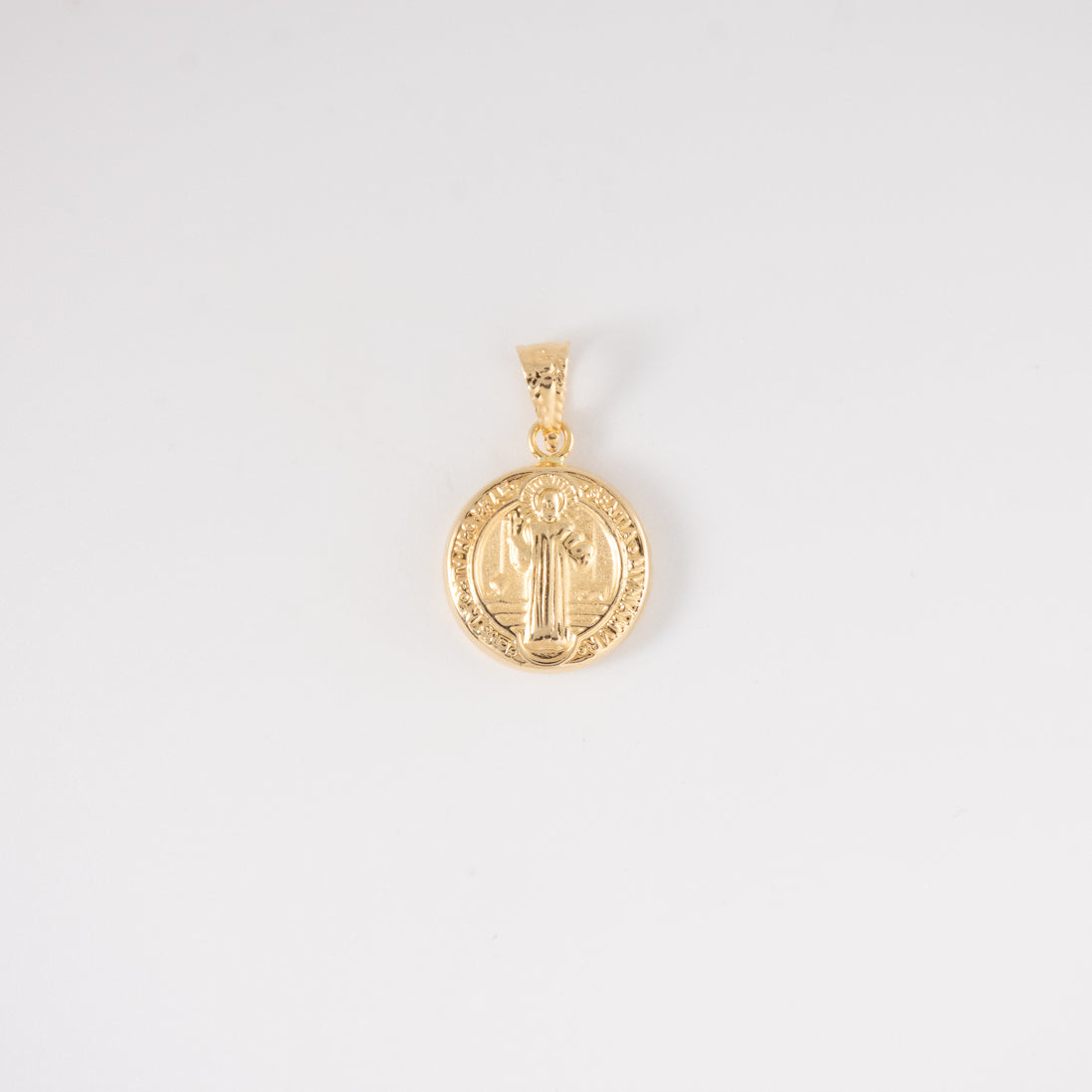 Dije San Benito Oro Amarillo 18k / NA102 / M: 1.5 cms x 2 cm / P: 1.1 gr
