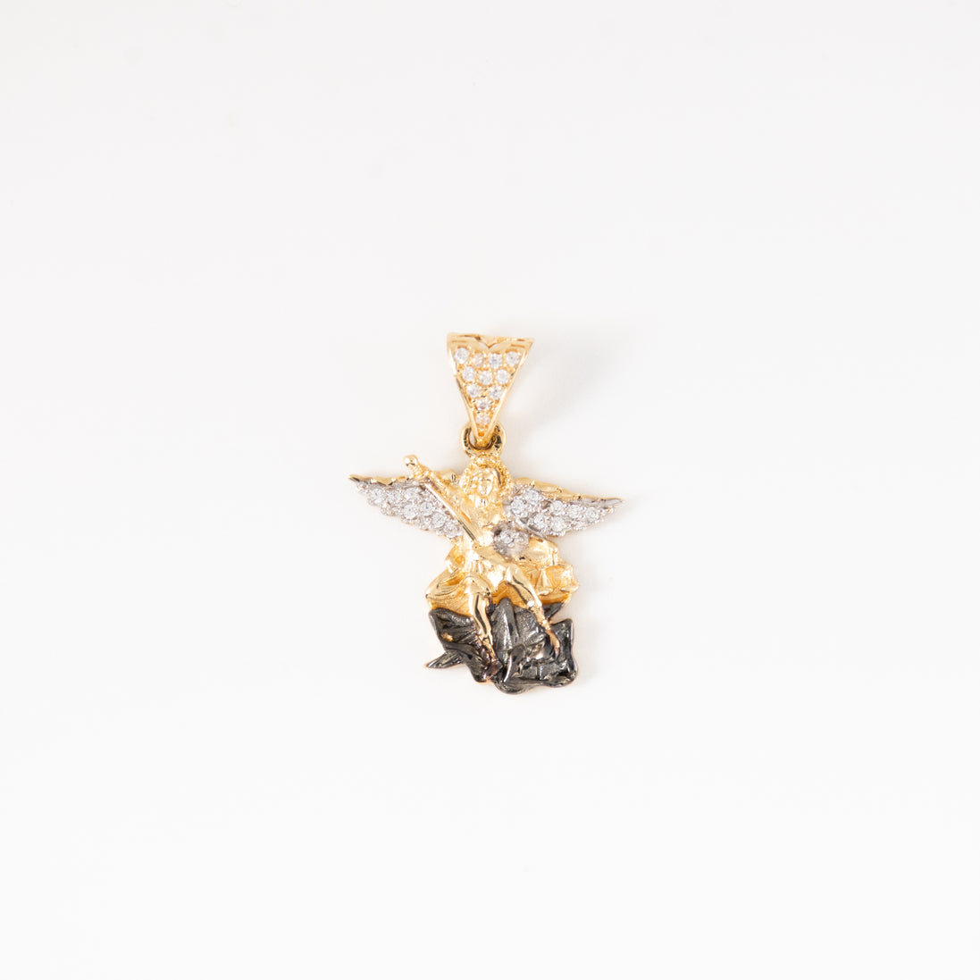 Dije San Miguel Arcangel Oro Amarillo 18k / NA102 / M: 2.5 cms x 2 cms / P: 3 gr