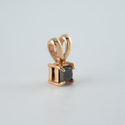 Dije Diamante Negro Cuadrado Oro Rosado 18k/ DDN01/ M: 1 cms x 4 mm