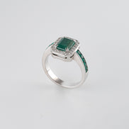 Anillo Elen Esmeraldas y Diamantes 18k oro blanco/  Talla: 6 EG: 1.83 QTS - D:0,21 QTS Nacional