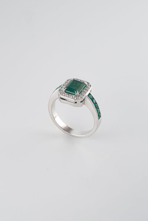 Anillo Elen Esmeraldas y Diamantes 18k oro blanco/  Talla: 6 EG: 1.83 QTS - D:0,21 QTS Nacional