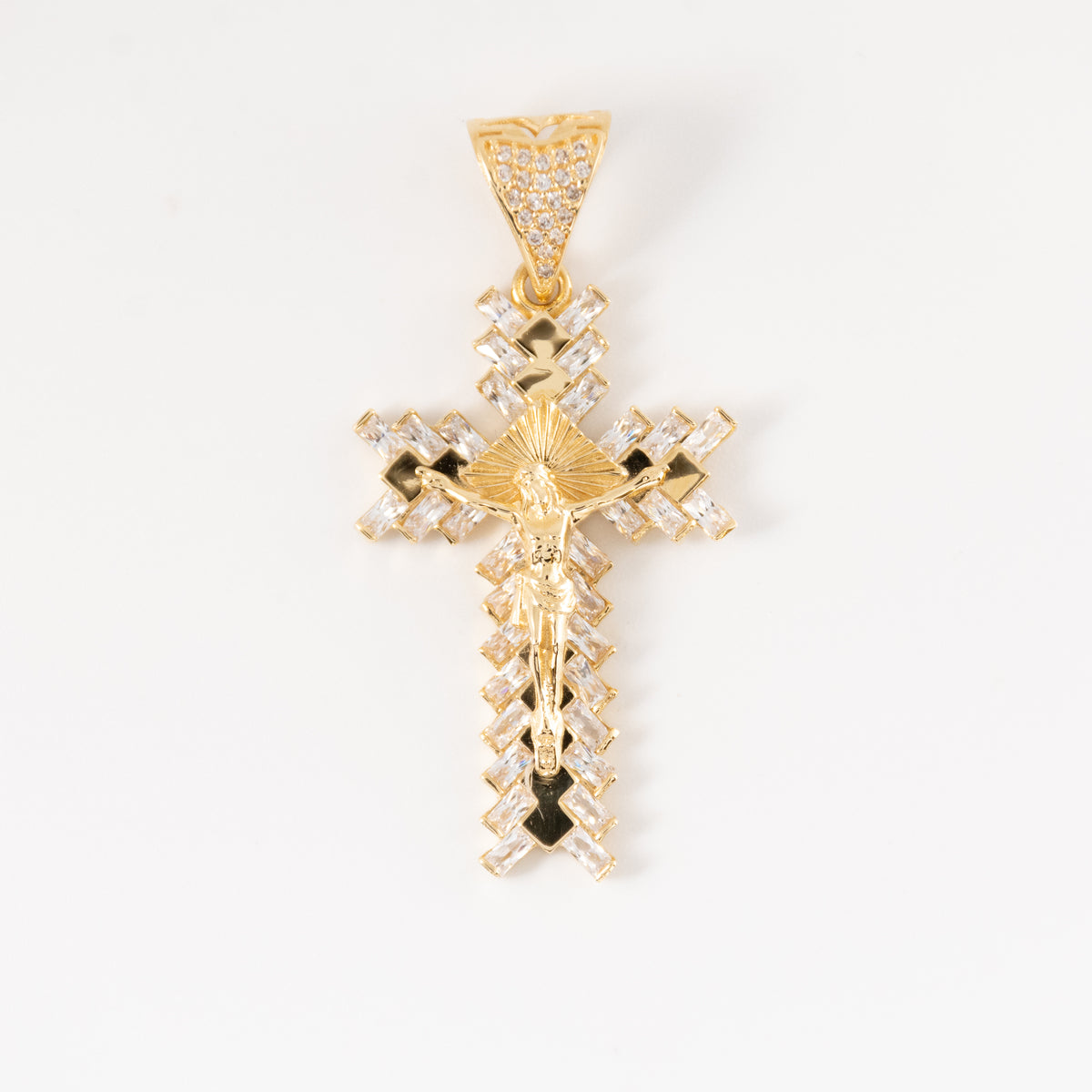 Dije Cruz Cristo Oro Amarillo 18k / NA102 / M: 4.5 cms x 2.2 cms / P: 5.3 gr