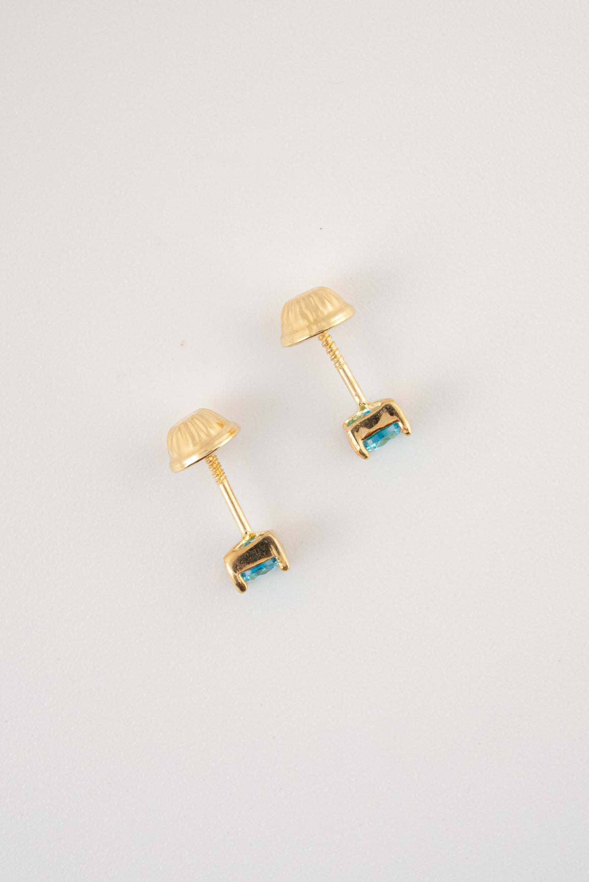 Topos Circon Azul Claro Oro Amarillo 18k / NA160 / M: 4mm x 4mm / P: 0,8 gr
