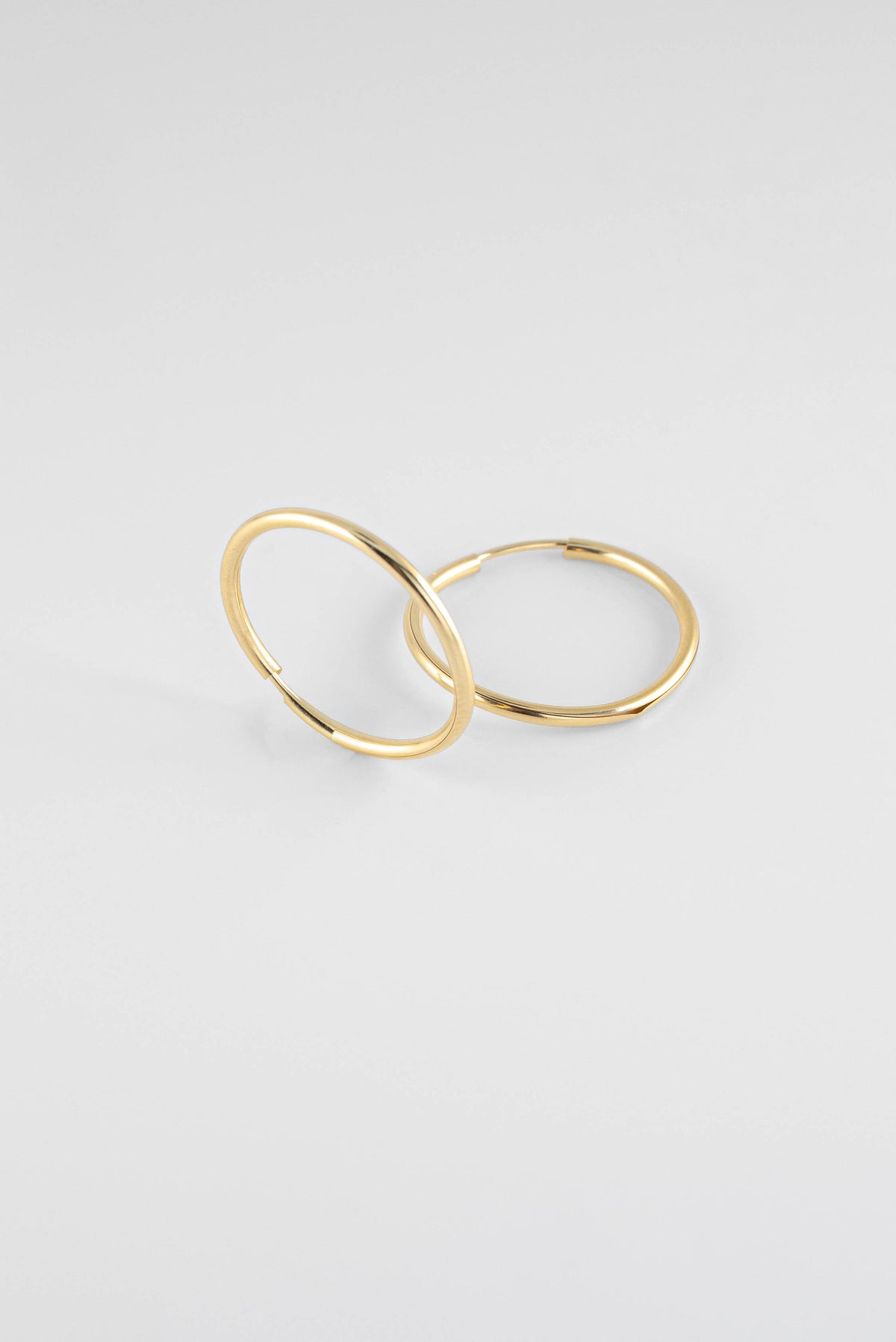 Candongas Aguja Oro Amarillo 18k / NA08 / M: 1,4 cms / P: 0.55 gr