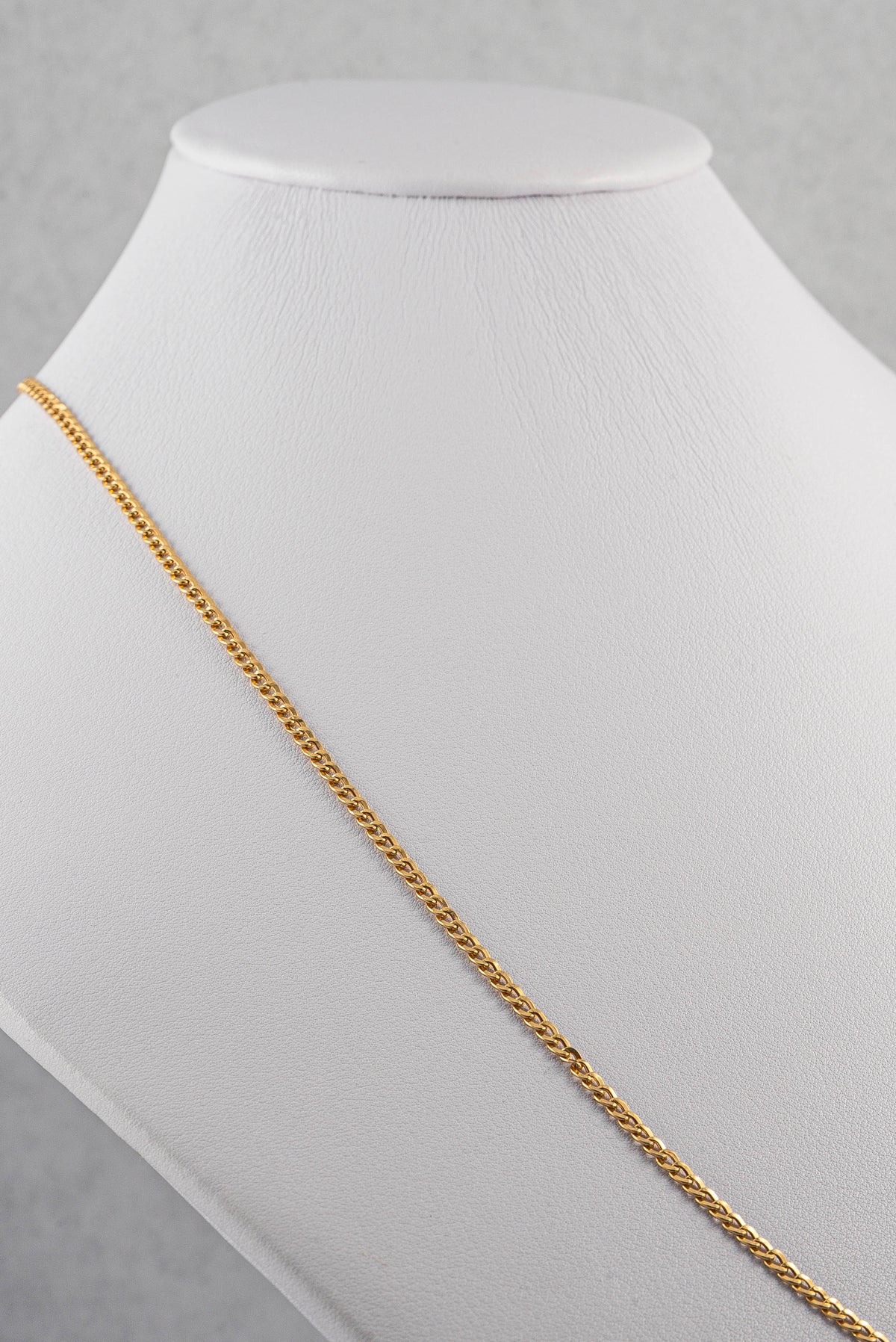 Cadena Cubana Oro Amarillo 18k / ITA33 / 60 cms / M: 3 mm / P: 3 gr