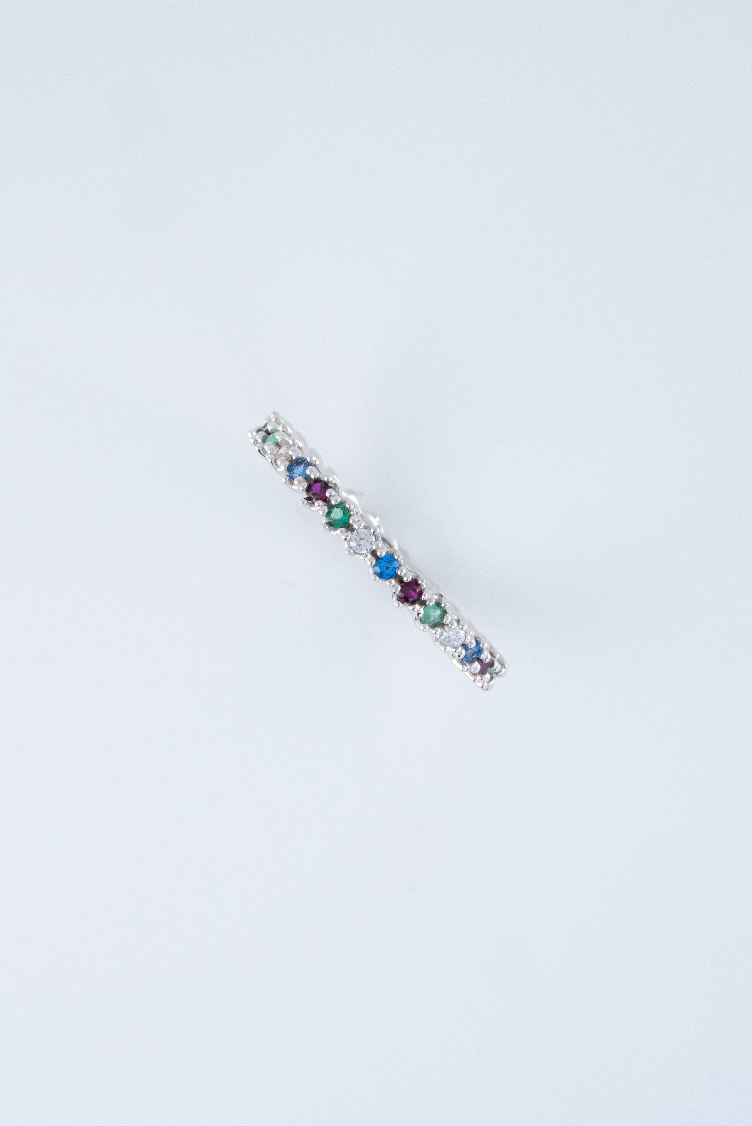 Anillo Circones Oro Blanco 18k / NA50 / T: 7.5 / P: 1,7 gr