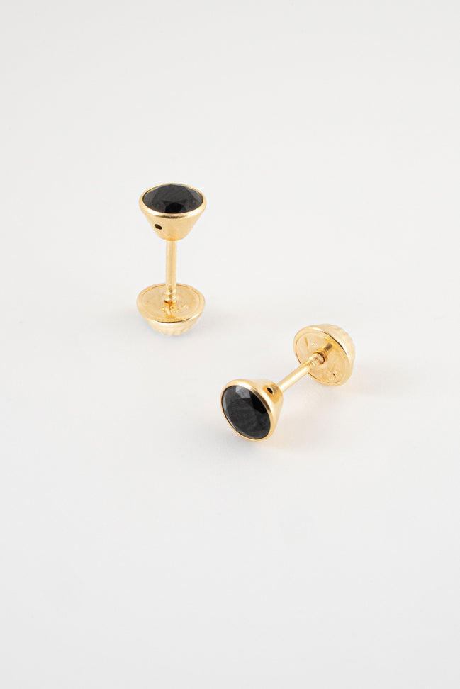 Topos Bisel Circon Negro Oro Amarillo 18k / NA158 / M: 5mm / P: 0,7 gr