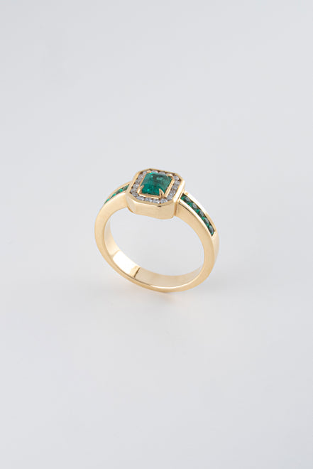 Anillo Esmeralda  y Diamanres Oro Amarillo 18k / AED29 / T: 6.5 /  E: 0,20 quilates - D:0.08 quilates