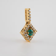 Dije Rombo Esmeraldas y Diamantes Oro Amarillo 18 k /DED19/ M: 1,5 cms x 1,8 cms