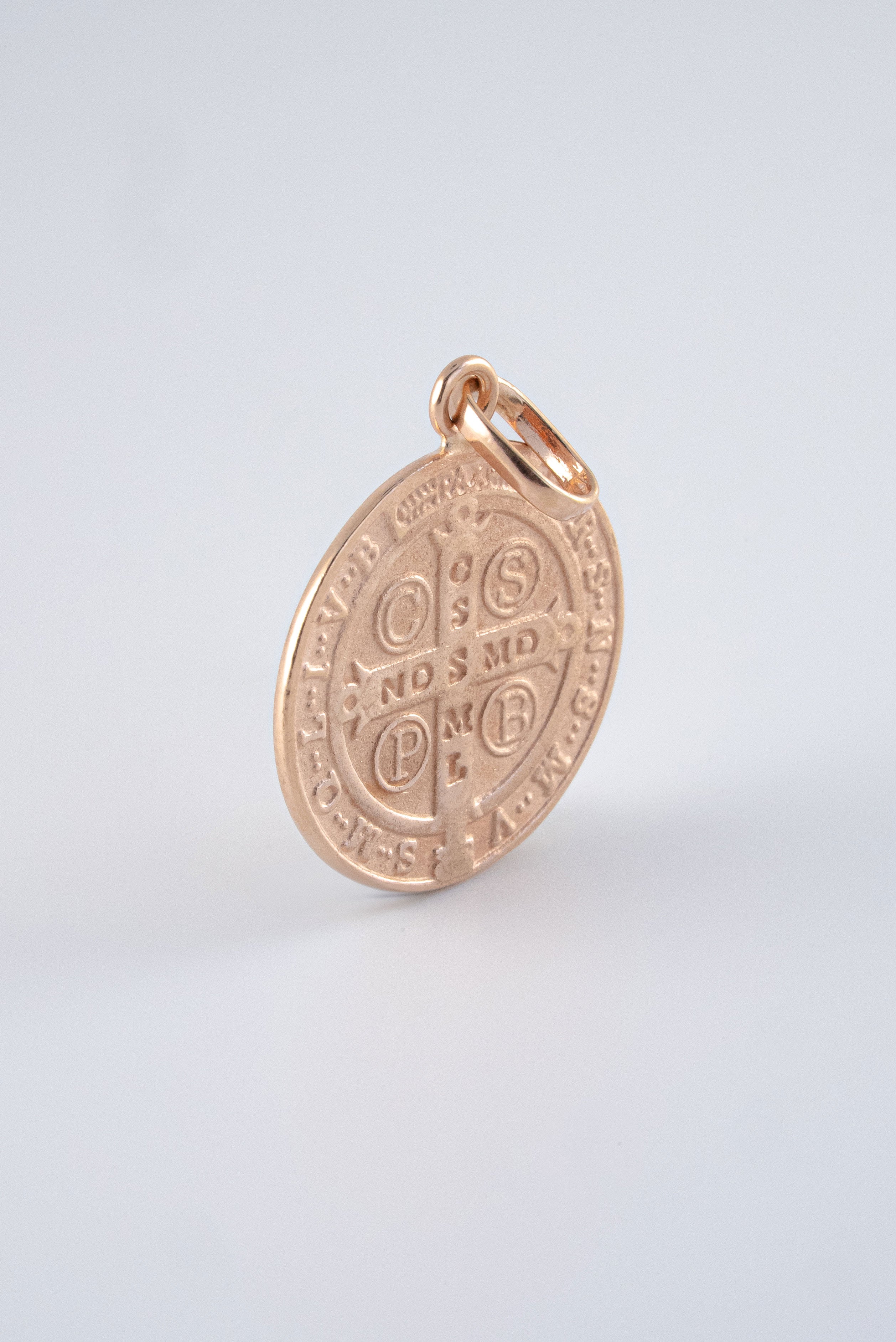 Dije San Benito Oro Rosado 18k /NA102/ M: 1,8 cms / P: 3 gr