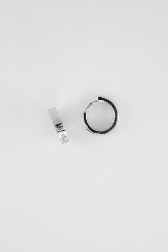 Candongas Circones Oro Blanco 18k / NA08 / M: 1 cms / P: 1.45 gr