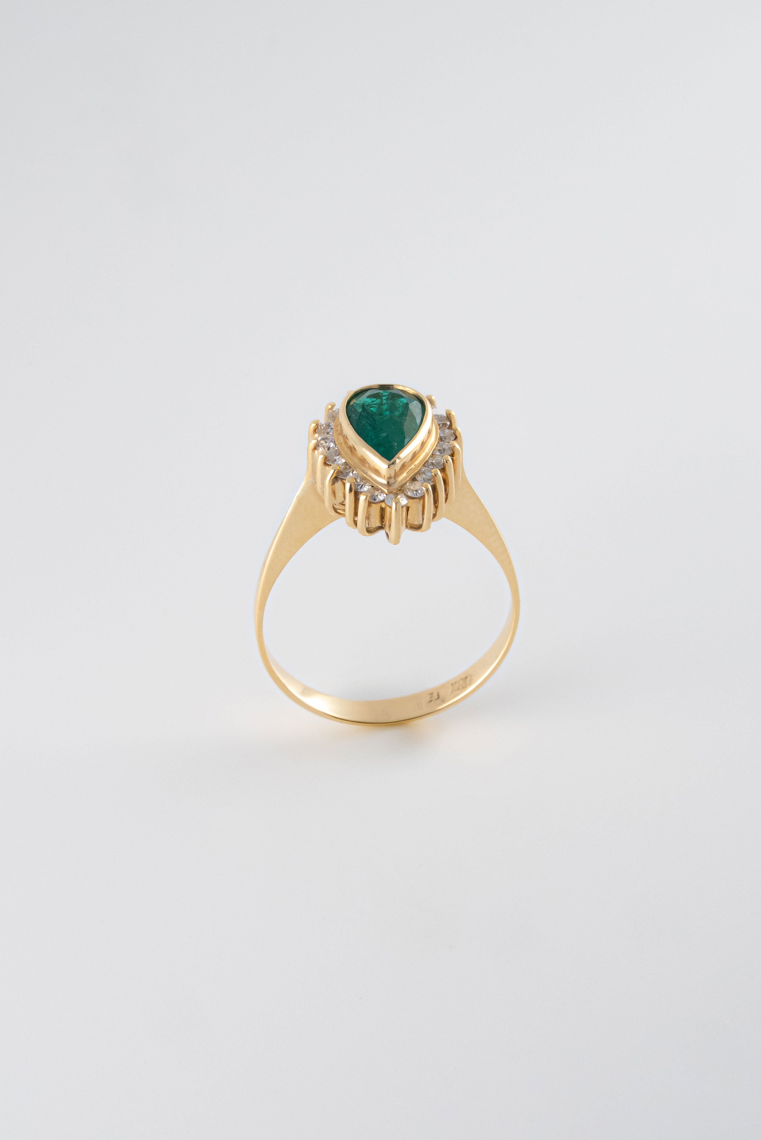 Anillo Viana Esmeraldas y Diamantes 18 k oro amarillo / Talla 7 E: 1,06 QTS - D: 0,30 QTS Nacional