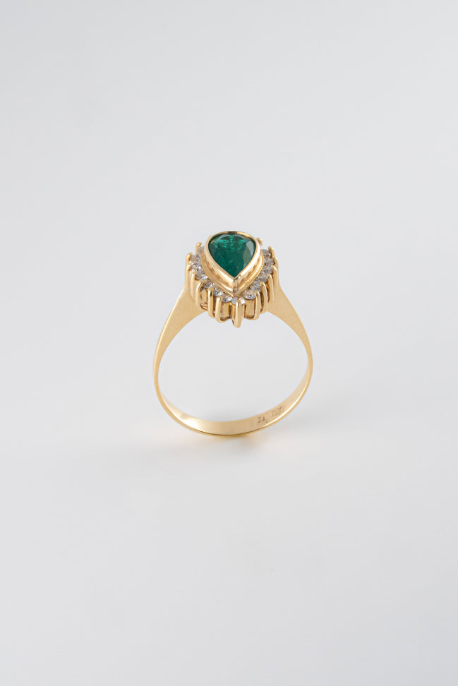 Anillo Viana Esmeraldas y Diamantes 18 k oro amarillo / Talla 7 E: 1,06 QTS - D: 0,30 QTS Nacional