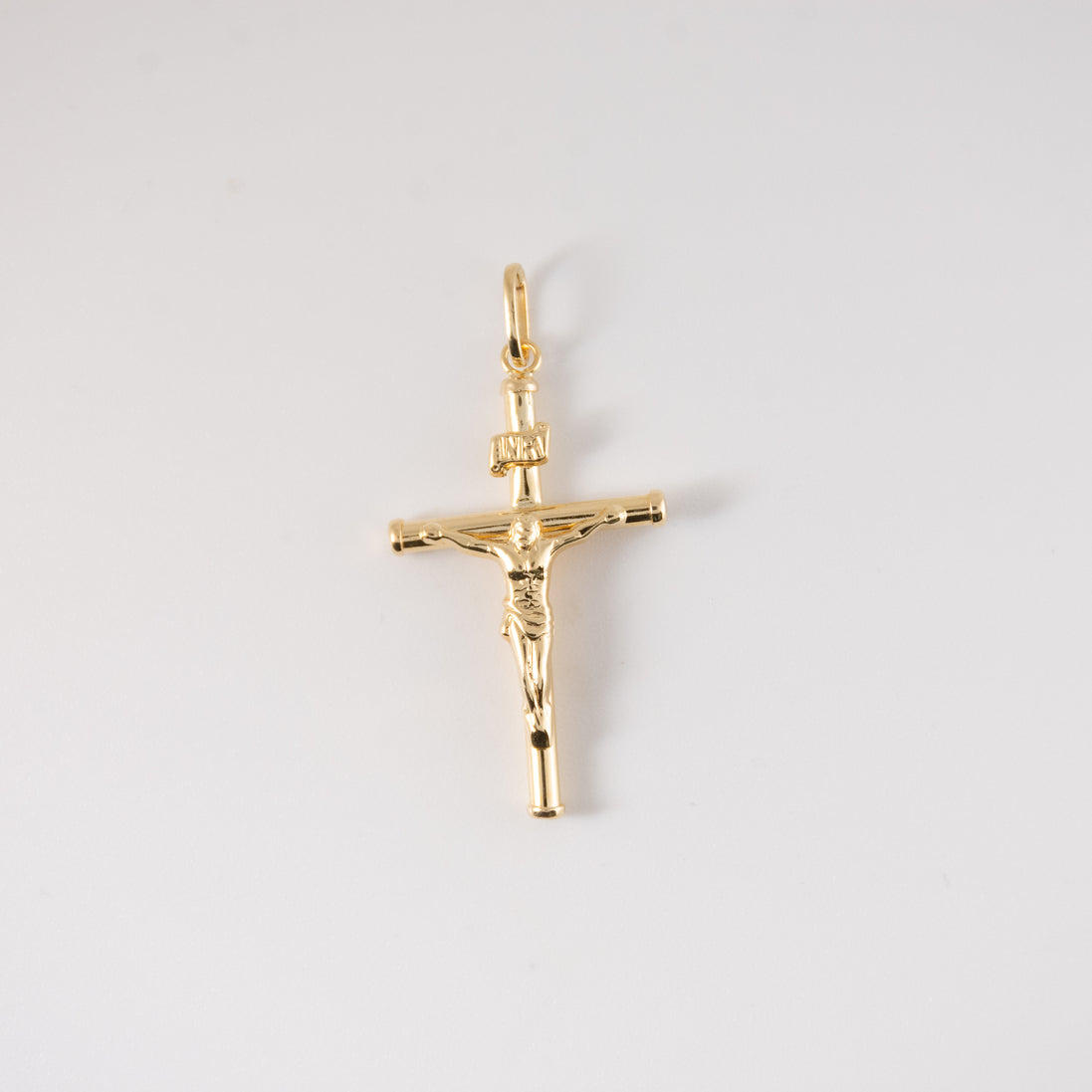 Dije Cruz Cristo Oro Amarillo 18k / NA102 / M: 4 cms x 2 cms / P: 1.6 gr