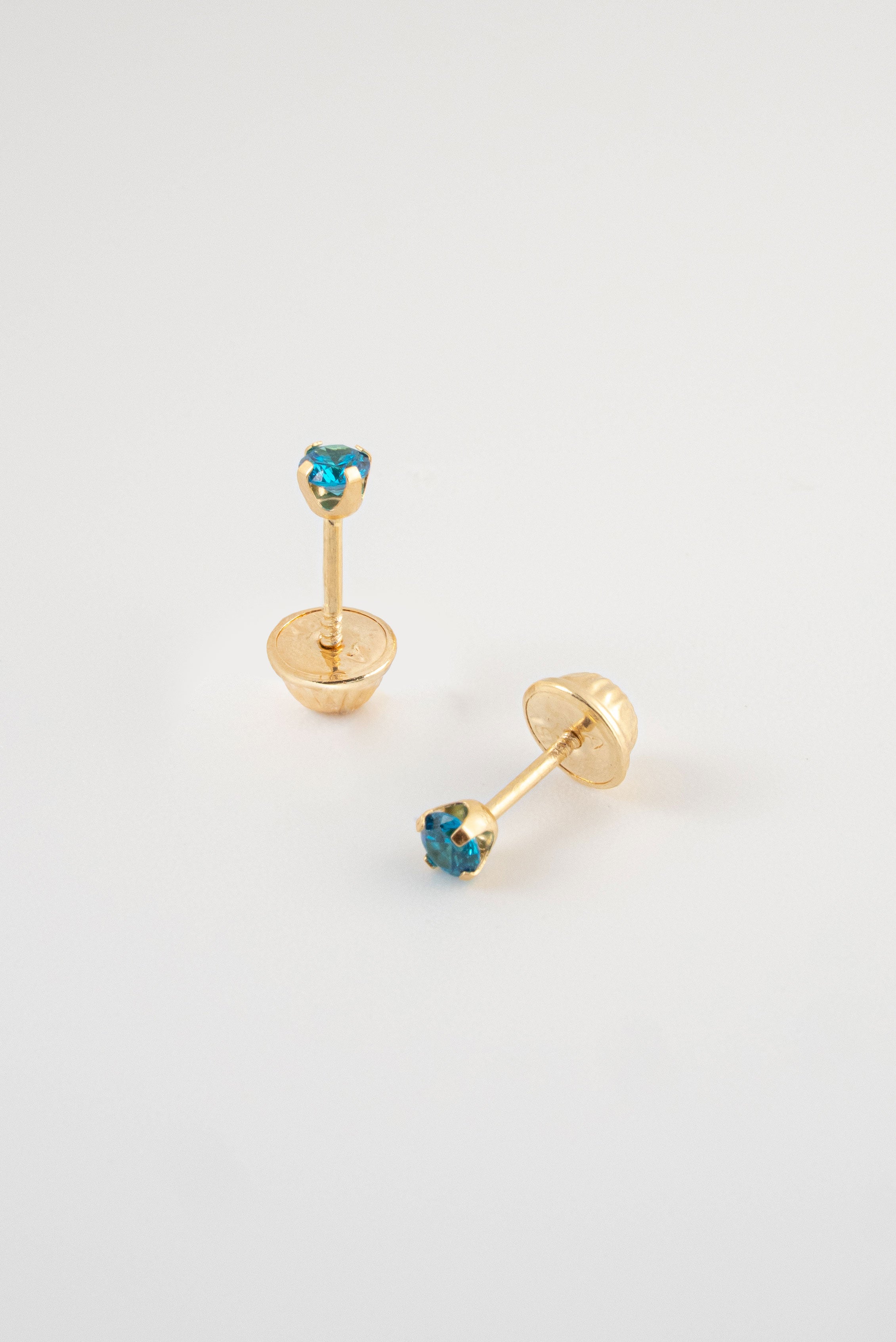 Topos Circon Azul Claro Oro Amarillo 18k / NA163 / M: 3 mm x 3 mm / P: 0,5 gr