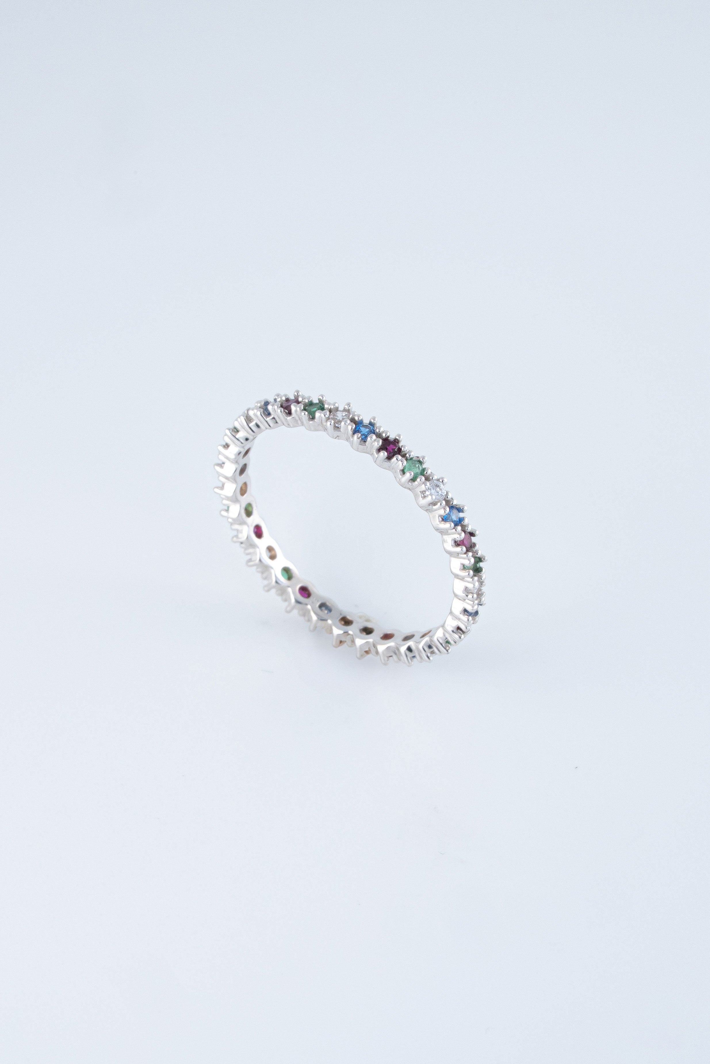 Anillo Circones Oro Blanco 18k / NA50 / T: 7.5 / P: 1,7 gr