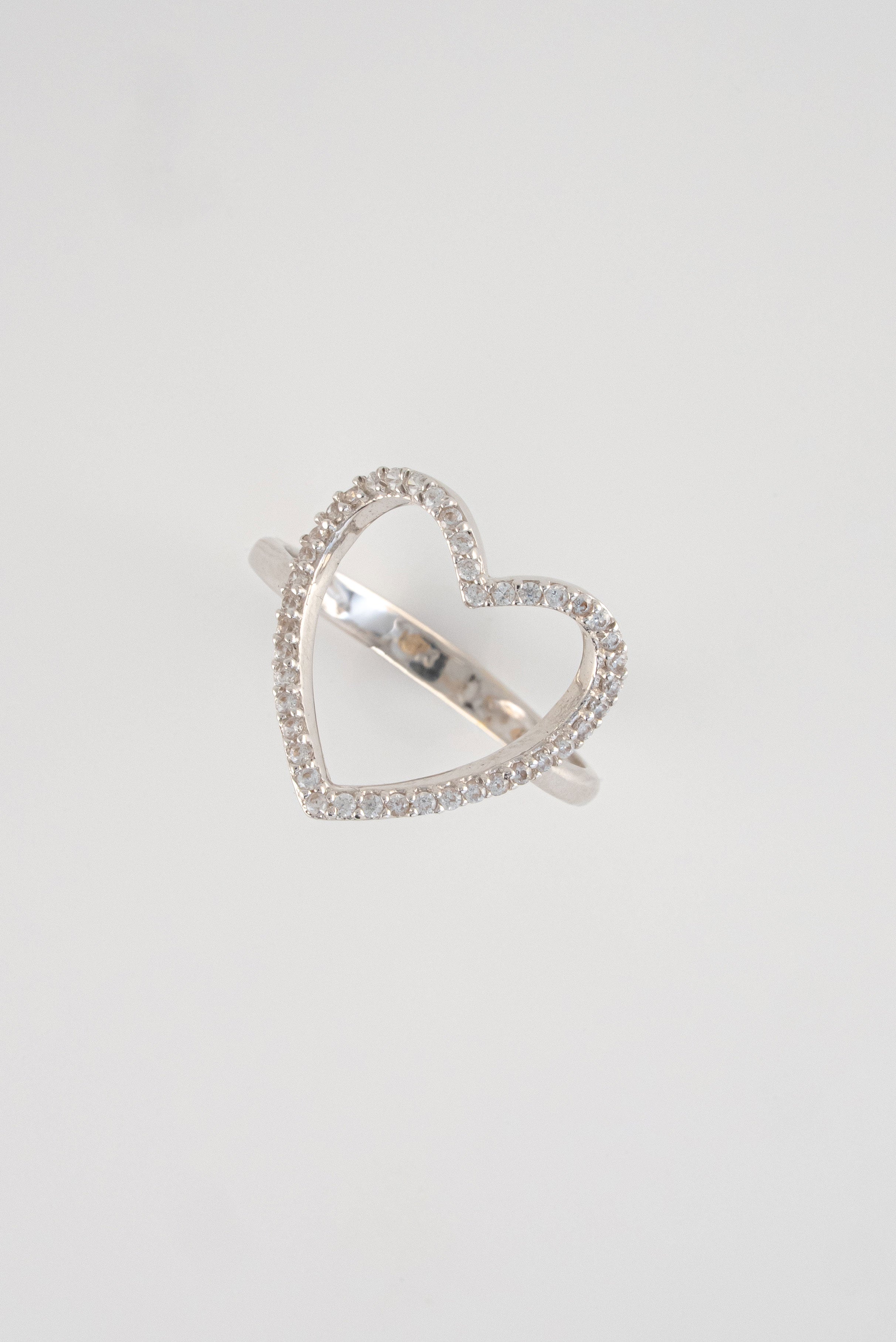 Anillo Corazon Oro Blanco 18k Circones / NA47 / T:6 / P: 2,1 gr