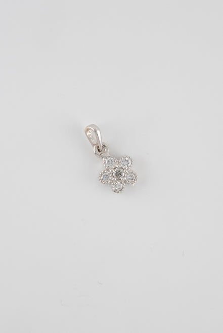 Dije Flor Diamantes Oro Blanco 18k / DD25 / M: 1,5 cms x 1,8 cms