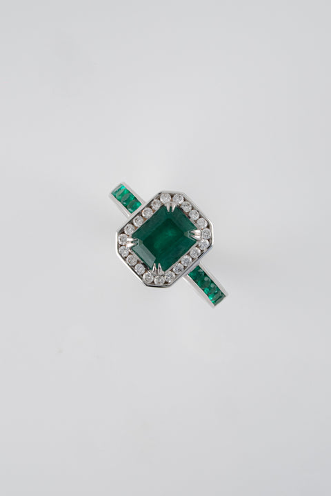 Anillo Elen Esmeraldas y Diamantes 18k oro blanco/  Talla: 6 EG: 1.83 QTS - D:0,21 QTS Nacional
