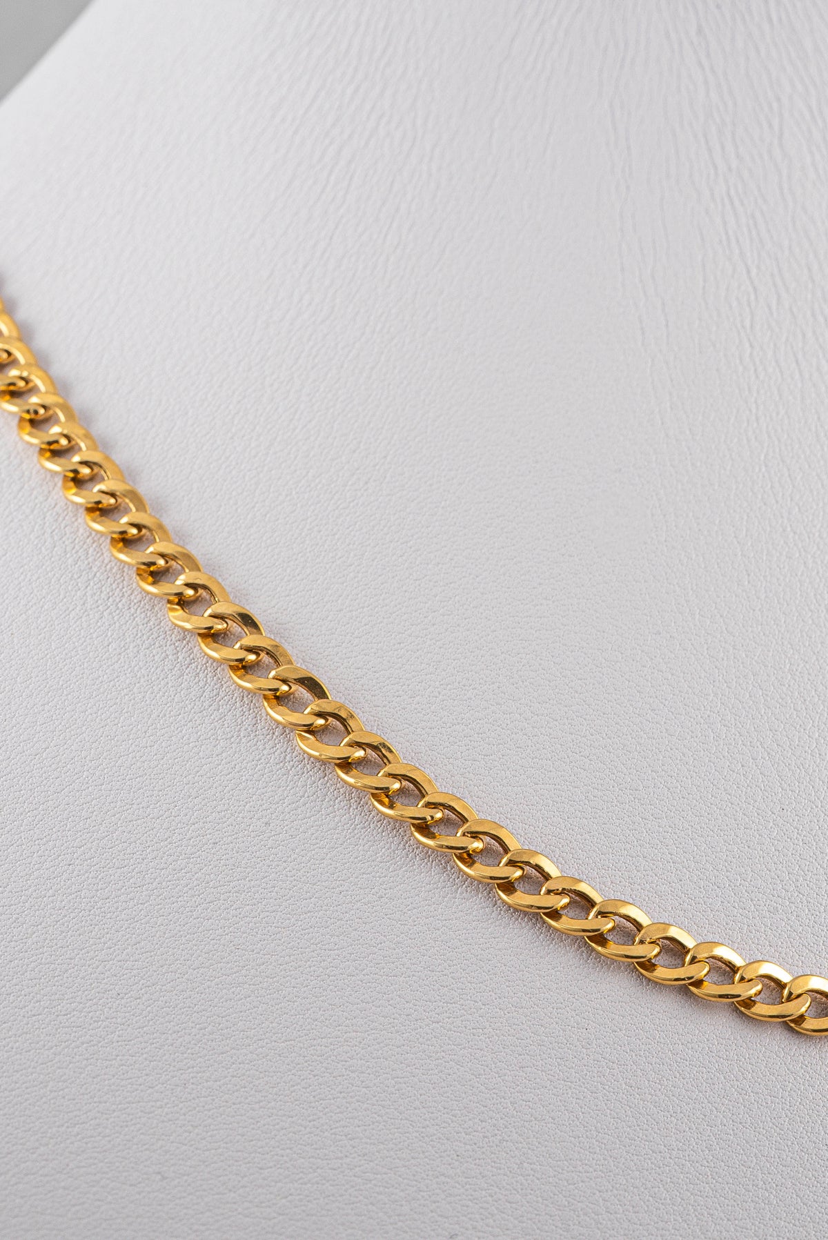 Cadena Cubana Oro Amarillo 18k / ITA30 / 45 cms / M: 5 mm / P: 8.43 gr