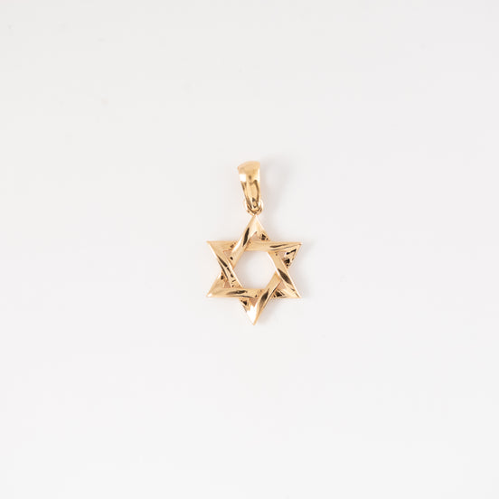 Dije Estrella David Liso Oro Rosado 18k / NA102 / M: 2 cms x 1,3 cms / P: 1.2 gr