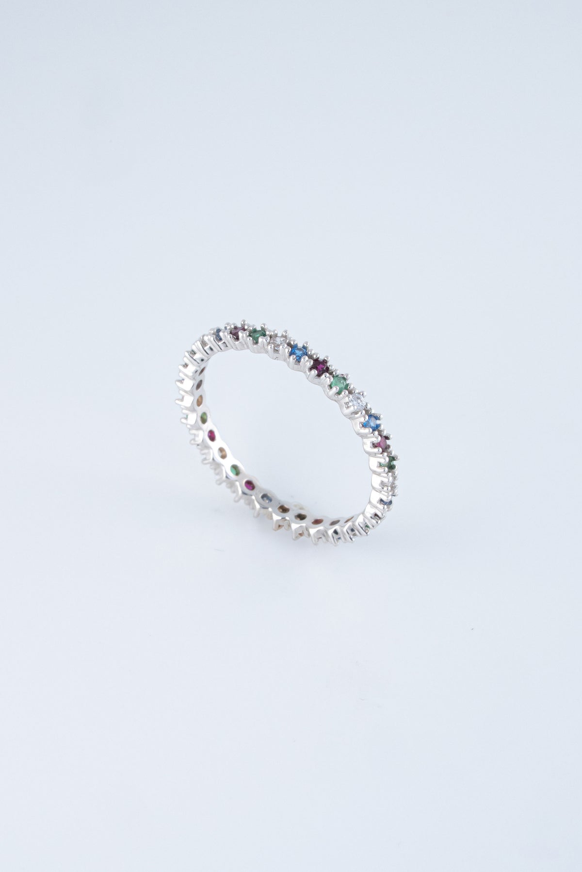 Anillo Circones Oro Blanco 18k / NA50 / T: 7.5 / P: 1,7 gr