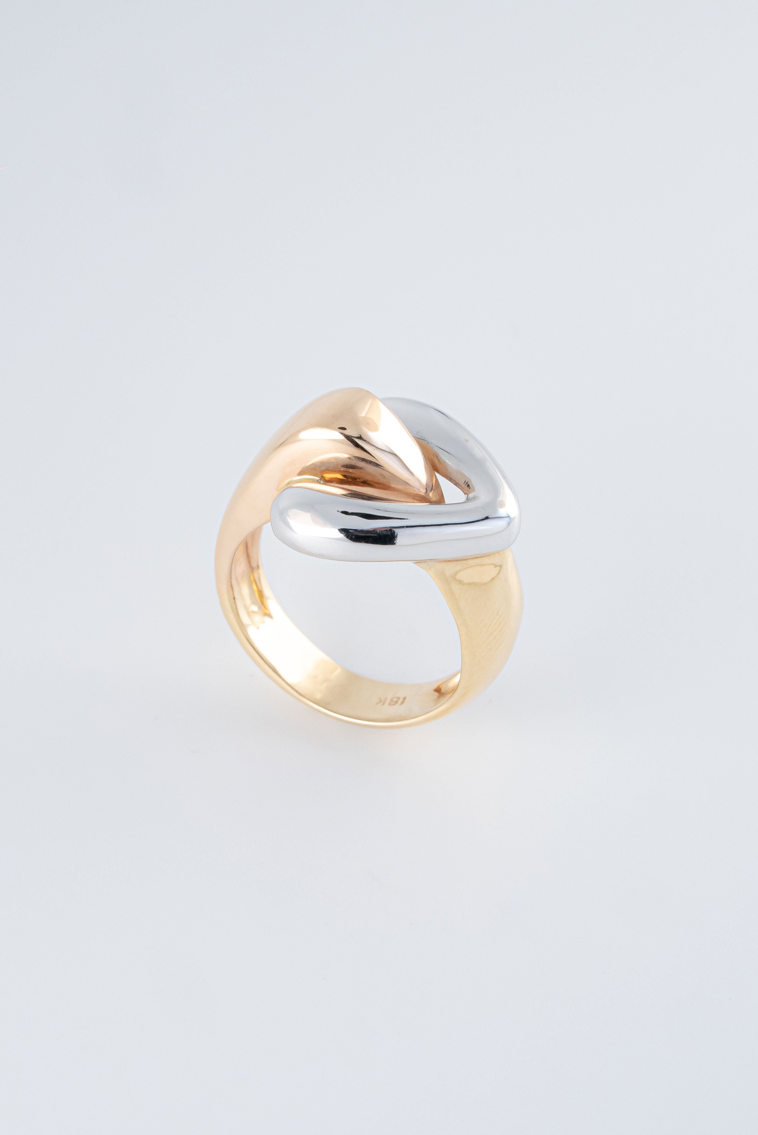 Anillo Liso Tres Oros ( Amarillo - Rosado - Blanco) 18k / NA50 / T: 7.5 / P: 7,8 gr